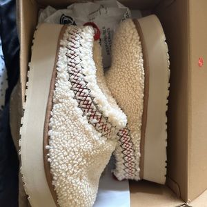 UGG braided Tasman brand new!!